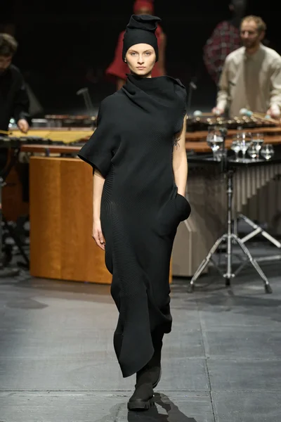 Look 25